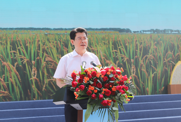 萍鄉(xiāng)市委副書記、市長劉爍致辭